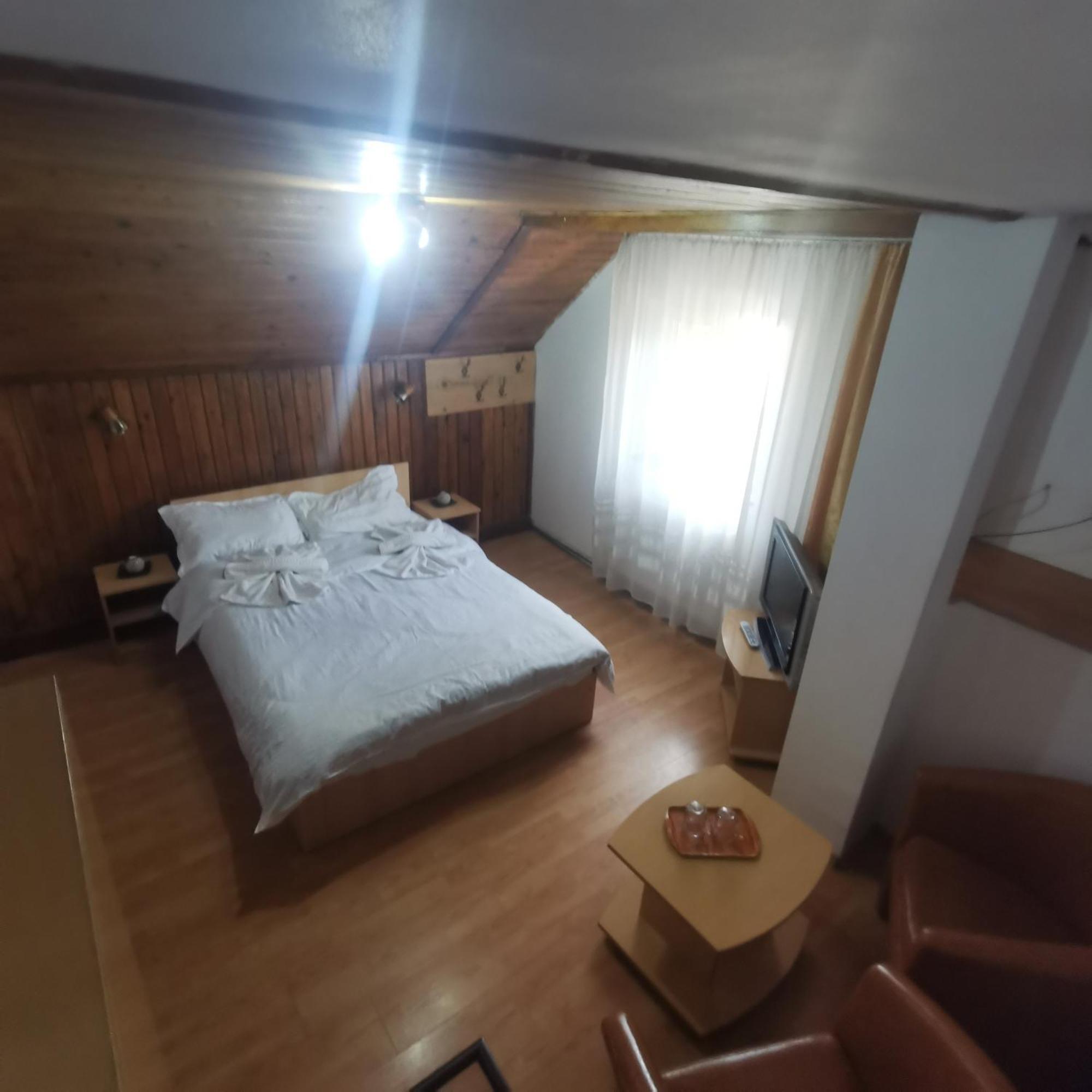 Pensiunea Fara Nume Szászbuda Kültér fotó